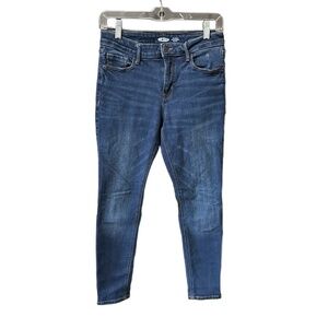 Old Navy Rockstar super skinny mid-rise 6 short jeans